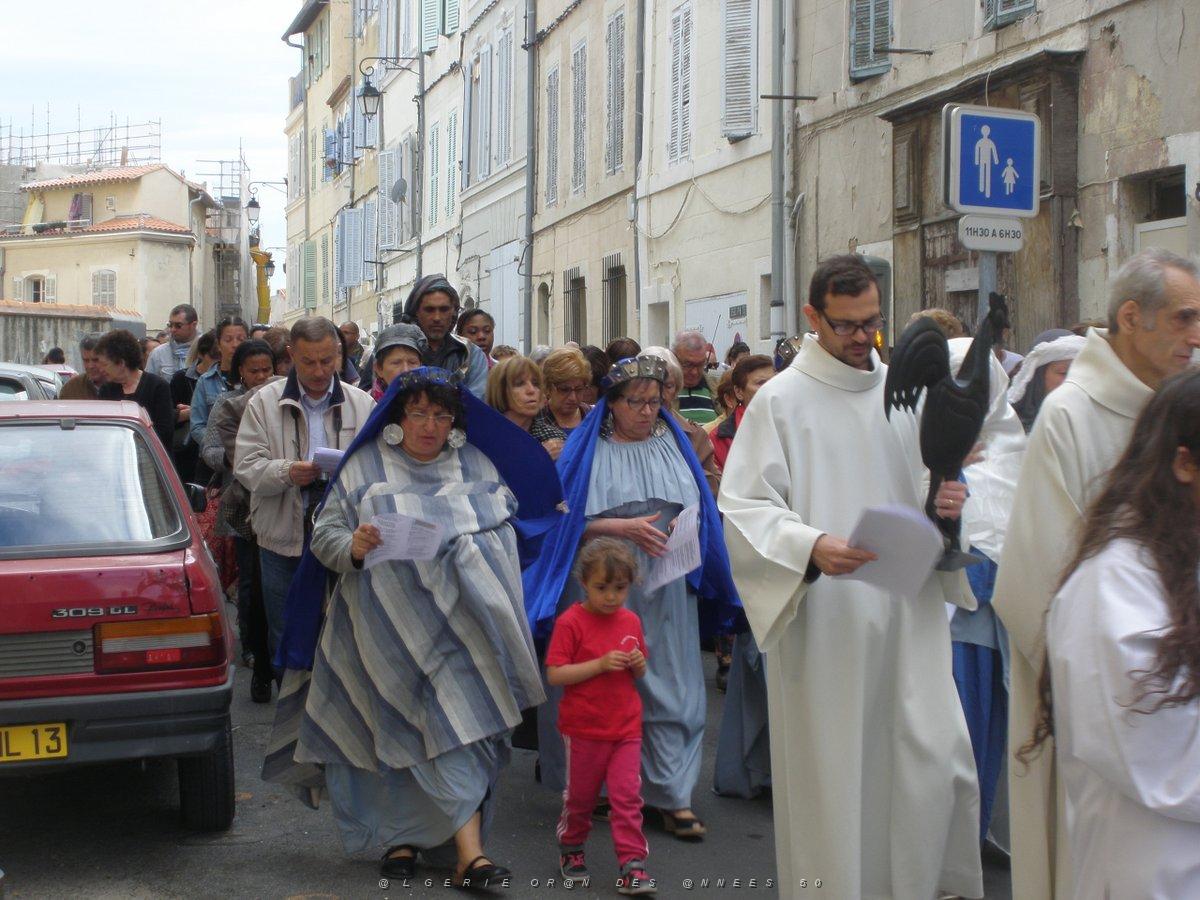 Chemin de Croix en l'eglise des Accoules et hors ses murs (25).JPG